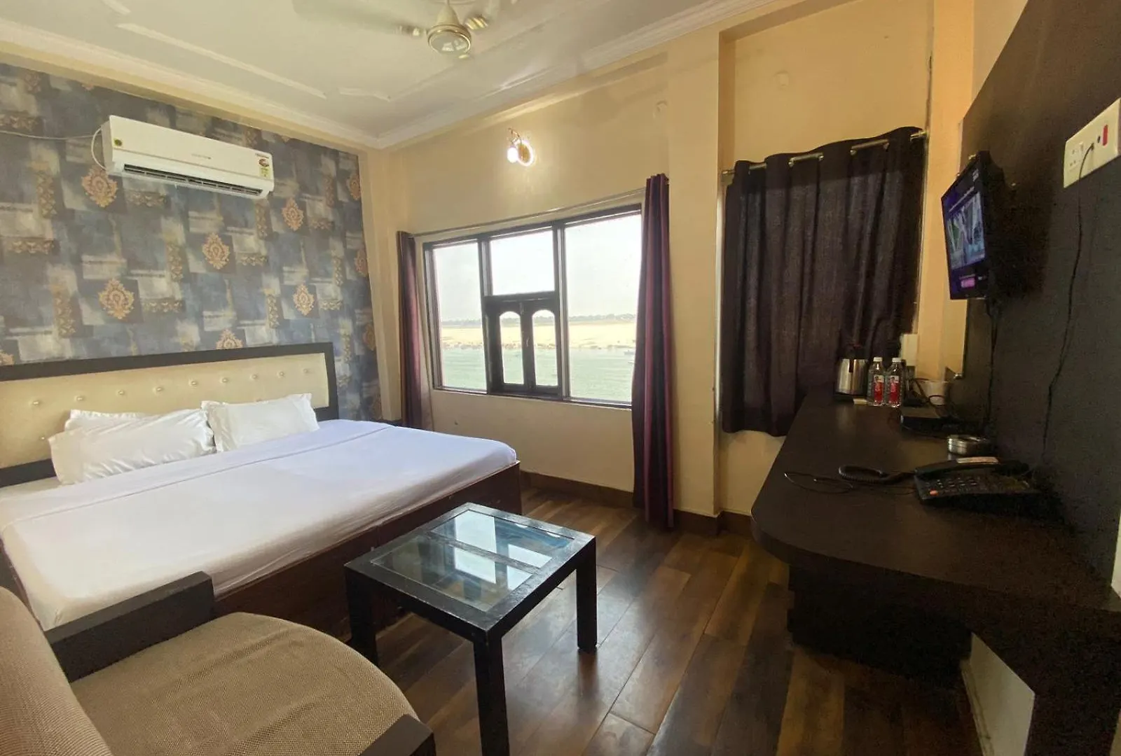 Hotel Sita Palace On Heritage Ghats Of Benaras Varanasi